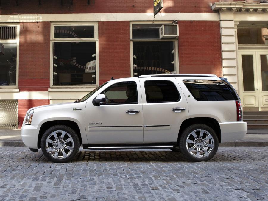  GMC Yukon Denali Hybrid 2009 года  (фото 8 из 17)